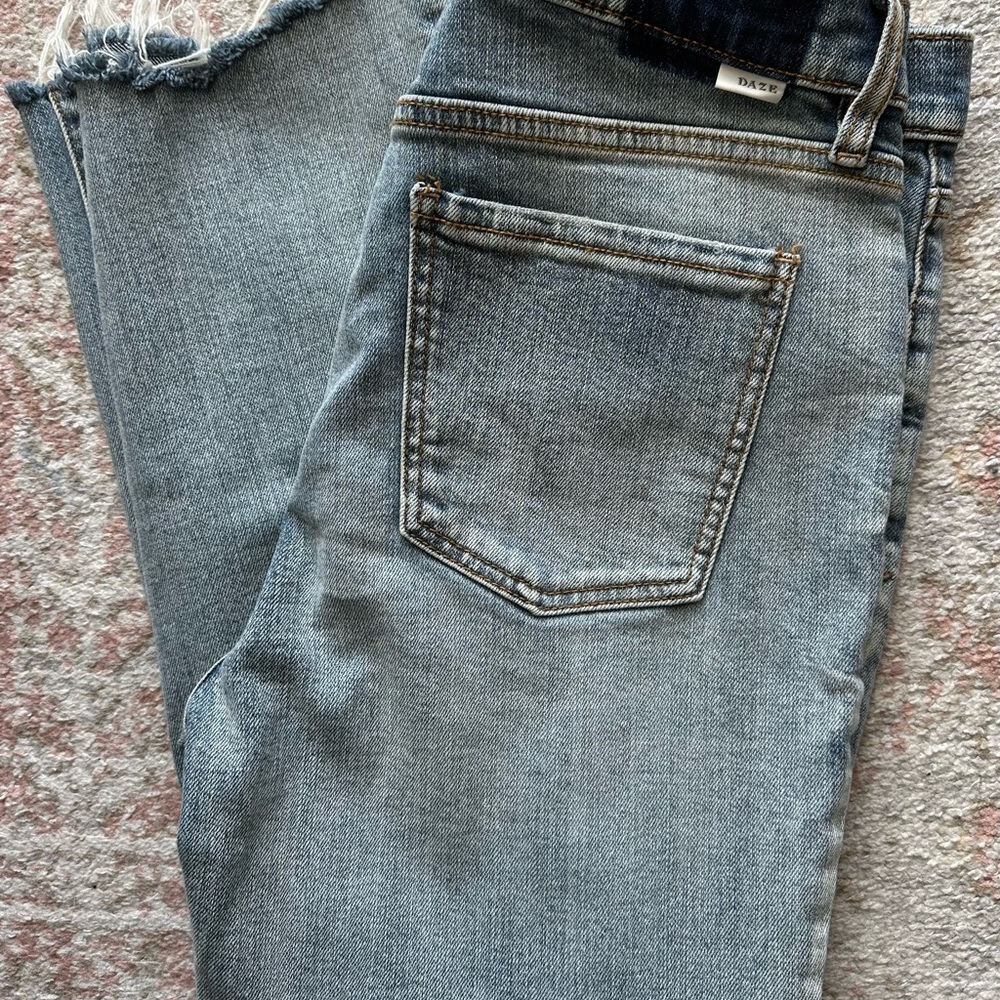 DAZE Distressed High Rise Straight Jeans Size 29